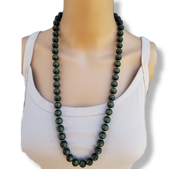 VINTAGE DARK GREEN MOONGLOW LUCITE BEAD LONG NECKLACE - Picture 1 of 5